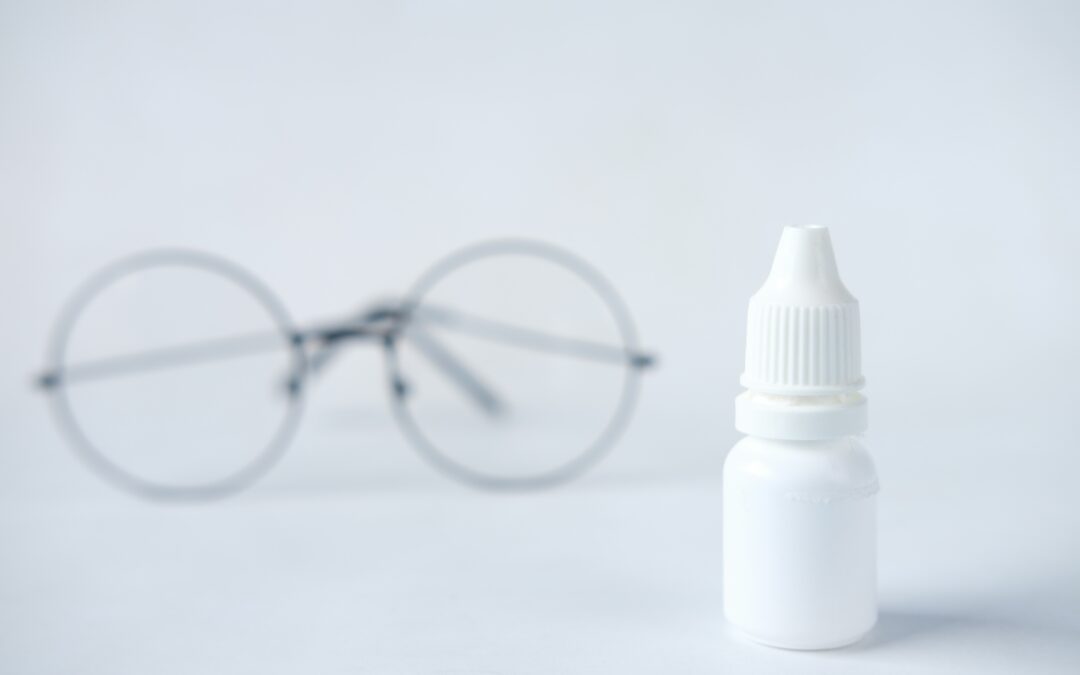 Yeux irrités et secs : comprendre l’origine et les solutions efficaces