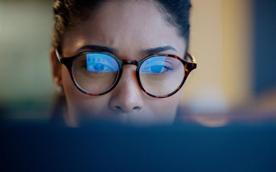 Lunettes anti-lumière bleue : sont-elles vraiment utiles ?